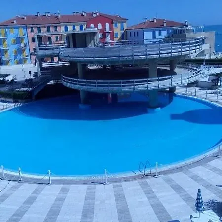 Zeuss Porto Recanati